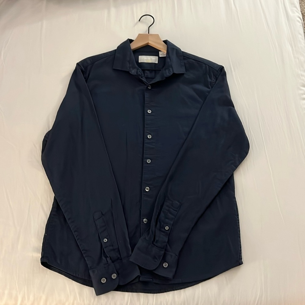 Claiborne Men’s Slim Fit Stretch Shirt, Medium, Navy